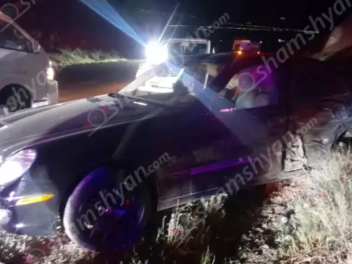 Սուրենավանում բախվել են «Mercedes»-ը և «Nissa...