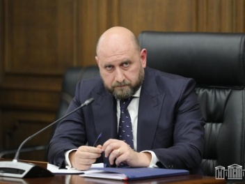Մարտին Գալստյանը վերընտրվեց ԿԲ նախագահի պաշտո...