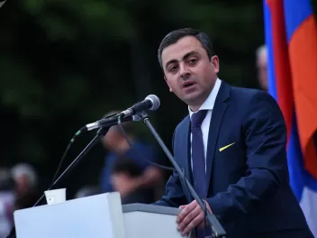 Պարոն Մակրոն, մենք առանց այդ էլ շատ խնդիրներ ունենք. Իշխան Սաղաթելյան