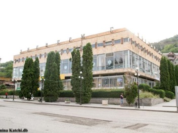 69 միլիոն դրամ՝ ասֆալտապատման ու տուֆապատման...