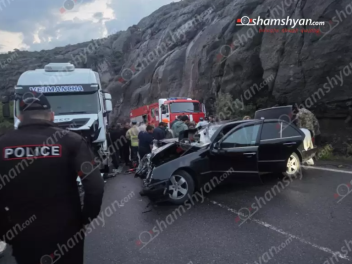 Վայքում բախվել են «Iveco» կցորդիչով բեռնատարը...