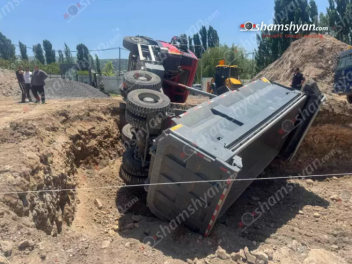 Ձորաղբյուրում «Sitrack» մակնիշի բեռնատարը հող...