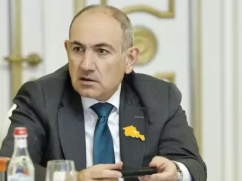 Նիկոլ Փաշինյանի հետ հանդիպումը վերածվել է կոշտ առճակատման․ «Իրավունք»
