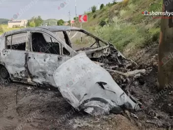 Արտաշատի խճուղում Nissan Tiida-ն բախվել է երկ...