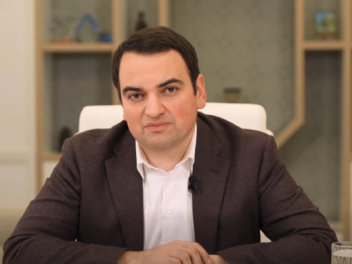 Նարեկ Կարապետյանը կարծում է, որ իշխանափոխության համար մանդատները պետք են․ վերջնական որոշում չկա