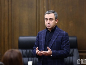 Այս պահին խուզարկում են Գյումրու ՀՅԴ գրասենյա...