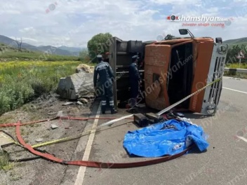 Վանաձոր-Սպիտակ ավտոճանապարհին քարով բարձված «...