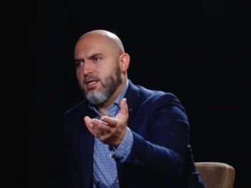 Արմեն Աշոտյանի նկատմամբ կիրառված բանտային կալանքը փոխարինվել է տնային կալանքով