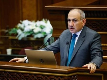Մի մարդ է որոշում ․ «Հրապարակ»