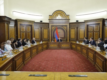 Նիկոլ Փաշինյանի գլխավորությամբ քննարկվել է ՔՀԿ-ների, ԶԼՄ-ների և կուսակցությունների հաշվետվողականության և թափանցիկության բարձրացման հնարավորությունը