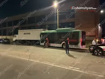 Երևանում բախվել են թիվ 54 երթուղու ավտոբուսն...