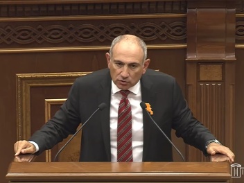 Փաշինյանը չհերքեց իր աշխատակազմի ղեկավար Արայ...