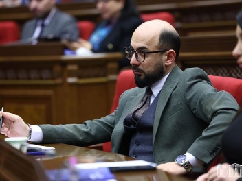 ՔՊ-ն հերթով փակում է դռները Արթուր Հովհաննիսյ...