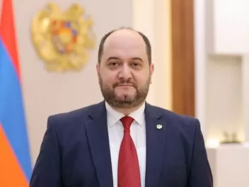 Արայիկ Հարությունյանն ազատվել է վարչապետի աշխ...