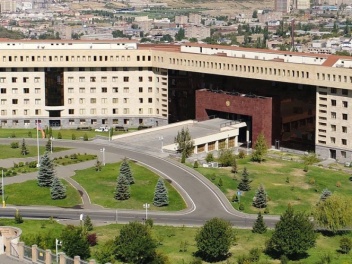 ՊՆ պաշտոնատար անձը մեղադրվում է ծառայողական լ...