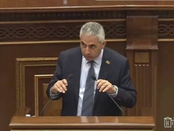Էդգար Ղազարյանը պետք է ներողություն խնդրի․ «Ժողովուրդ»