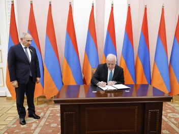 Կառավորության անդամները վերանշանակվել են պաշտ...