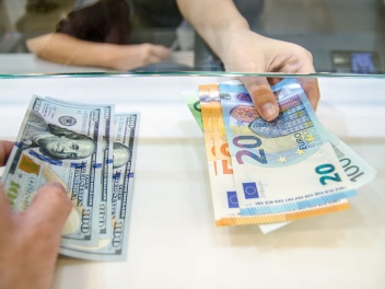 Ռուբլին էժանացել է. փոխարժեքն` այսօր