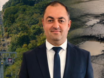 Տուրիստական Ծաղկաձորը՝ փոսերի մեջ. քաղաքապետն...