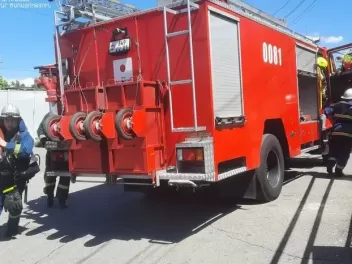 Երևանի Մոլդովական փողոցում վագոն-տնակ է այրվե...
