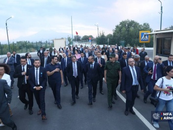 ԱԳՆ ղեկավար կազմը և արտերկրում ՀՀ դեսպաններն այցելել են Հայաստան-Թուրքիա սահմանի «Մարգարա» անցակետ