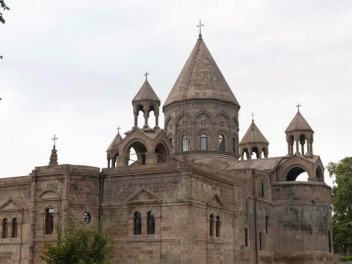Կարգալույծ է հռչակվել Տ. Տիգրան քահանա Բադիրյ...