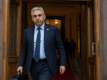 Էդգար Ղազարյանը վերադարձել է նիստերի դահլիճ․...