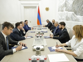 Փաշինյանն ընդունել է Խաղաղության առաքելությու...