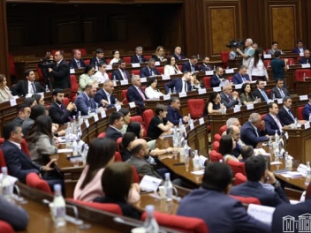 Ընդդիմադիր «Հայաստան» խմբակցությունը վերադարձ...