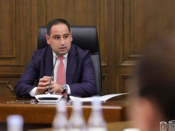 Դավիթ Խուդաթյանը 2 օրով արձակուրդ է մեկնում....