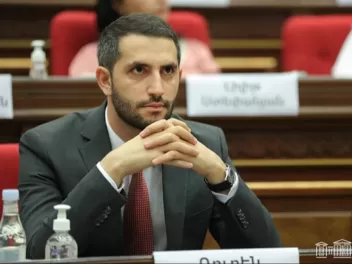 Ռուբինյանն իրեն արդեն 2 օգնական եւ 2 խորհրդակ...
