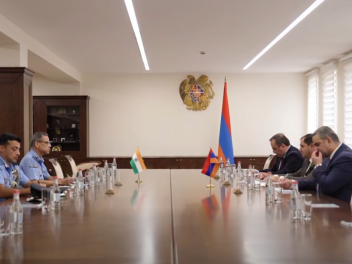Սուրեն Պապիկյանն ընդունել է Հնդկաստանի Պաշտպա...