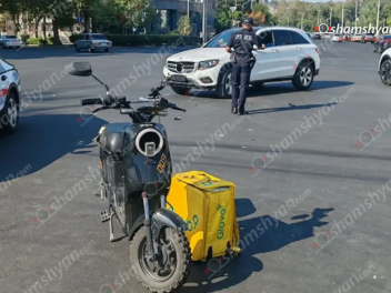 Շախմատի տան դիմաց բախվել են «Mercedes»-ն ու մ...