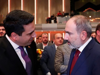 «Նիկոլ հողատու». Ալեն Սիմոնյանը ե՞րբ կասի այս բառերը Փաշինյանին