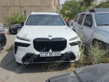 Երևանում մի խումբ երիտասարդներ բռնություն են...