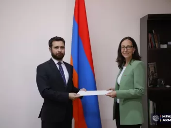 Վահան Կոստանյանն ընդունել է Հայաստանում Կանադ...