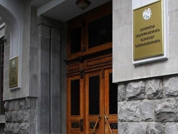 Աշոտ Արզումանյանից պահանջում են հօգուտ պետութ...