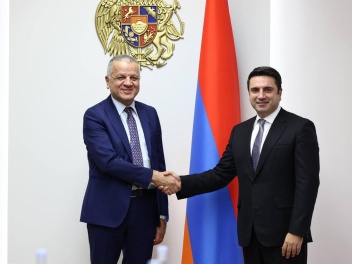 Սիմոնյանն ընդունել է Հայաստանի Հանրապետությու...