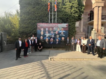 Արցախի պատգամավորներն ու Հայ Դատի ներկայացուց...