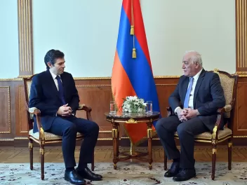 Նախագահ Խաչատուրյանը հրաժեշտի հանդիպում է ուն...
