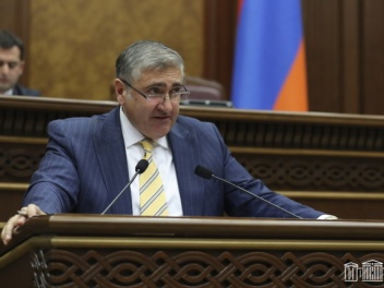 Համերաշխության խոստումներով եկաք իշխանության,...