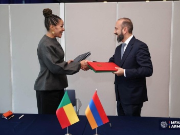 Միրզոյանն ու Բենինի ԱԳ նախարարը երկու համաձայ...