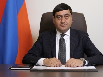 Արմավիրի մարզպետը վհուկների որս է սկսել․ նա շ...