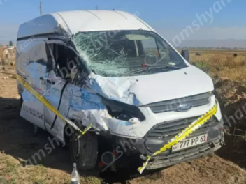 Գյումրի-Երևան ավտոճանապարհին բախվել են «Ford...