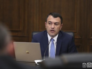 Կադաստրի կոմիտեի ղեկավար Սուրեն Թովմասյանը եր...