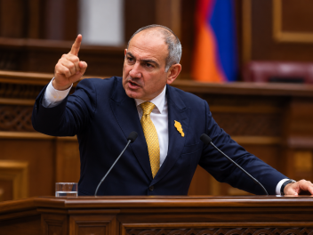 «Աստված չտա մեկդ աչքիս ալա-բուլա երեւա». Փաշինյանը համայնքապետերին զգուշացրել է. «Իրավունք»
