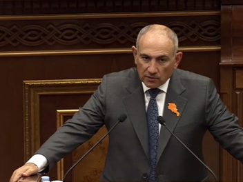 8 տարի վարչապետ եմ, ինչի՞ ես միլիոնատեր չեմ,...