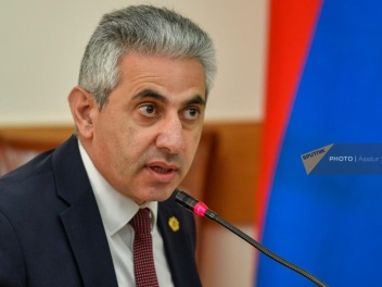 Դատարանը արգելանք է դրել Էդգար Ղազարյանի բանկ...