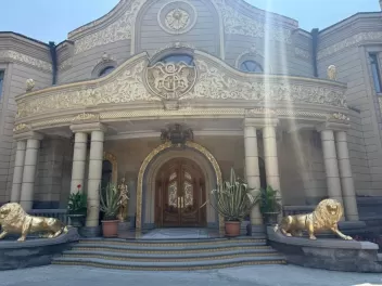 Փաշինյանը Ծառուկյանի առանձնատան մասով պլան ու...