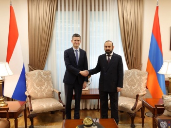 Նիդերլանդների արտգործնախարարը ծաղկաբուծական ջ...